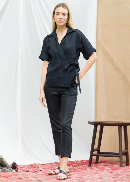 Fuctional wrap blouse with collar