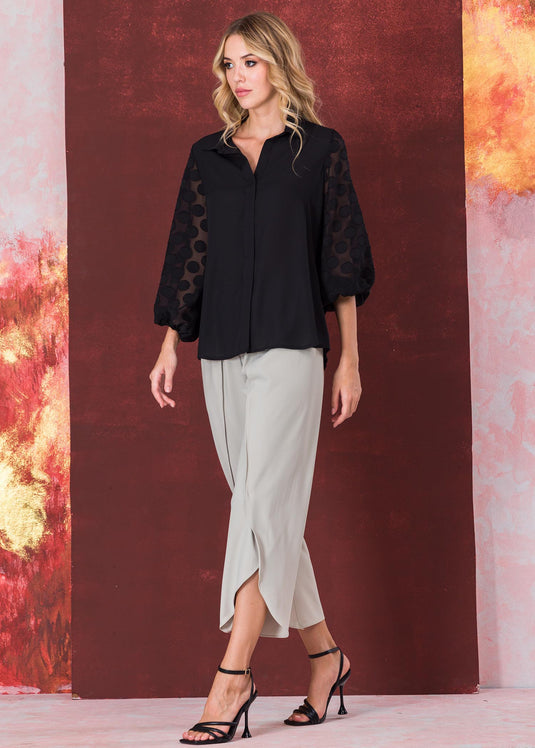 Basic shirt with contrast sleeves