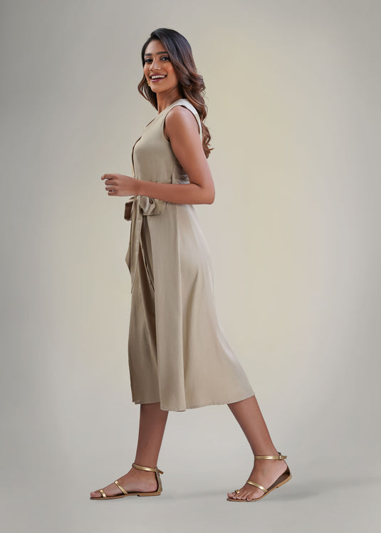 Button down dress with tie & front flaps