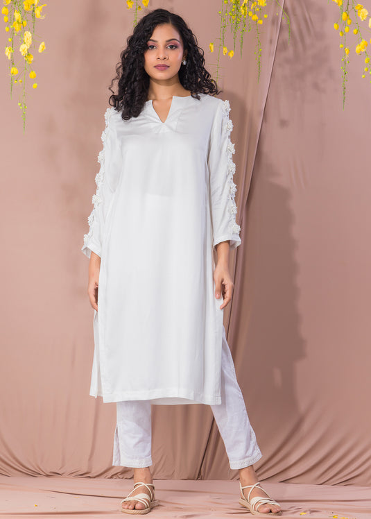 White Kurtha Top With Lace Detail On Sleeves