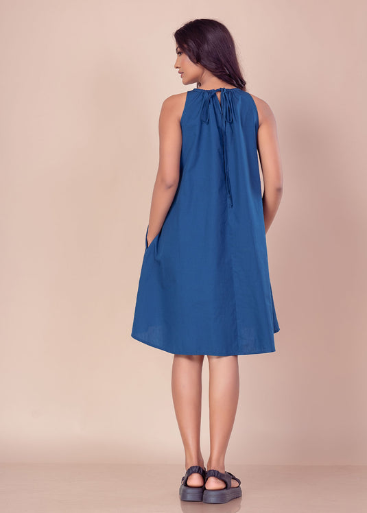 Sleeveless trapeze dress