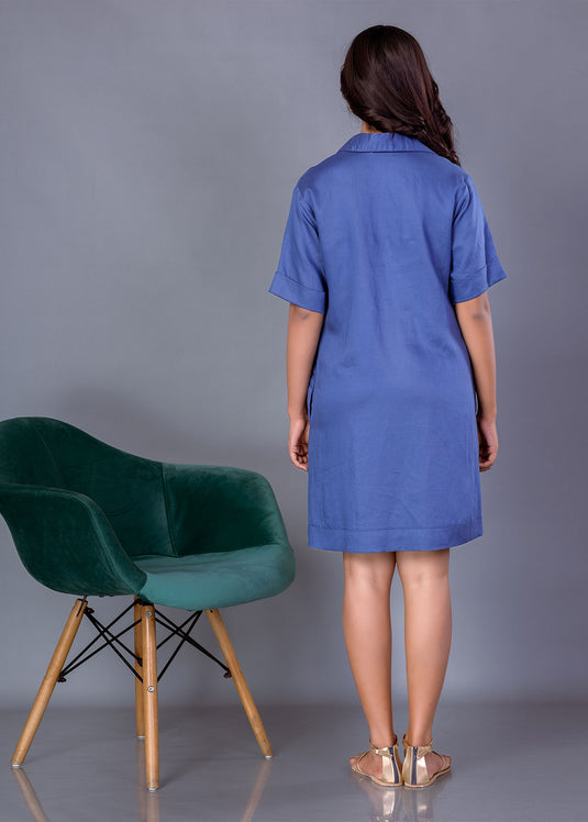 Basic short dress with collar