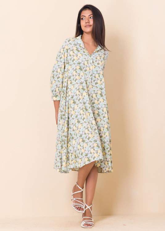 Printed volumy dress with collar