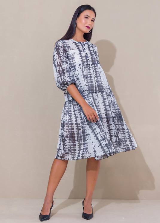 Tiered dress with short placket