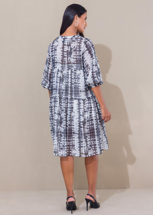 Tiered dress with short placket