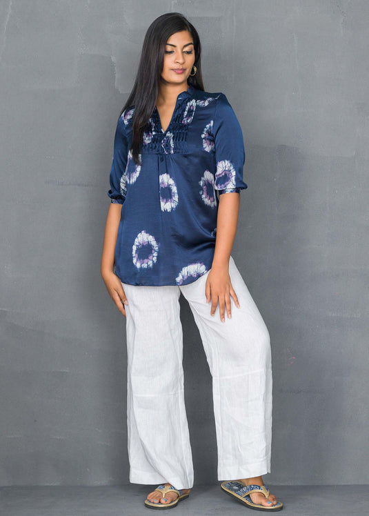 Bangled shaped detaild pintuck blouse