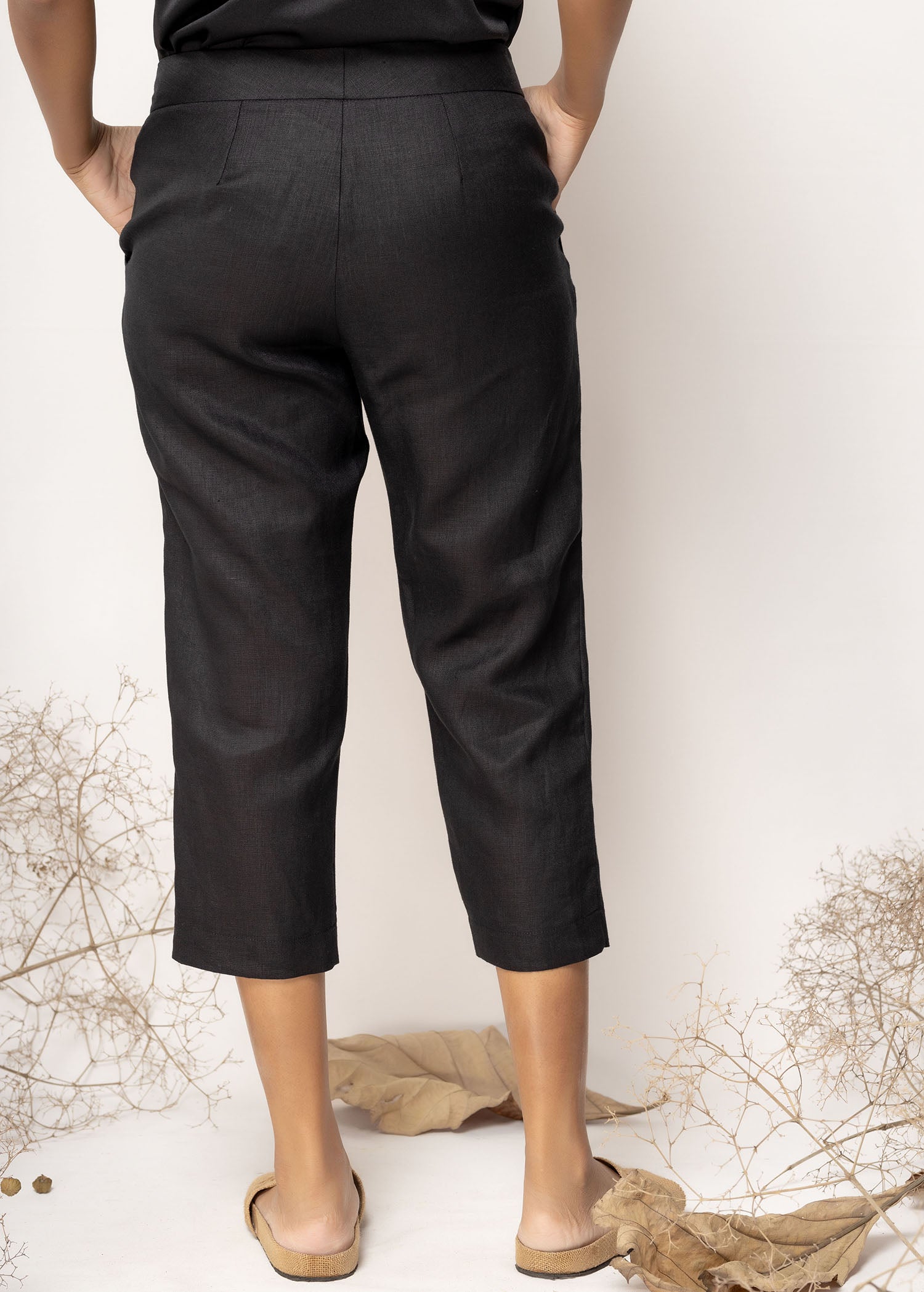 Front Pocket Detailed Pant