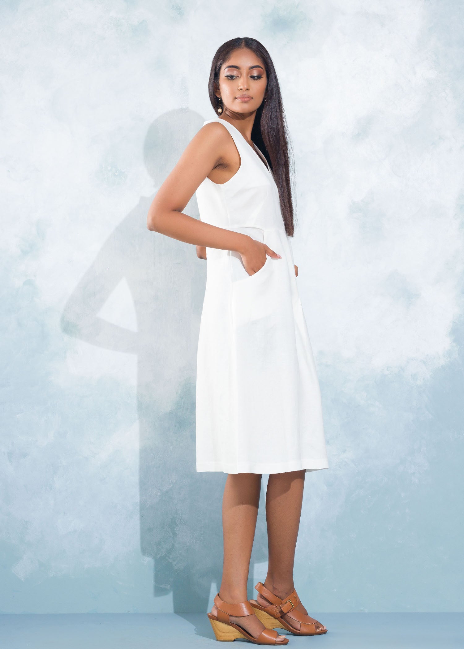 Box Pleated Sleeveless Dress (White)