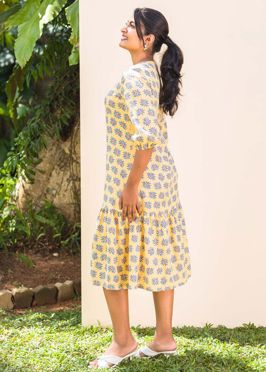 Puff sleeve detailed tiered dress