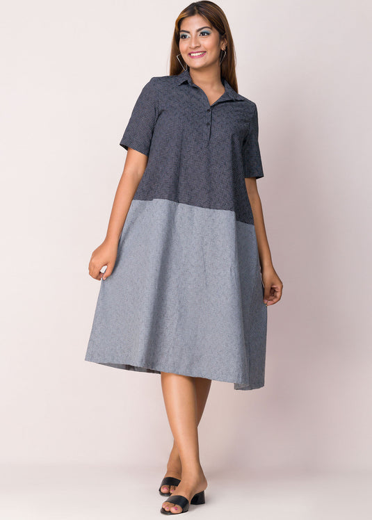 Collar Detailed Contrast Flared Dress
