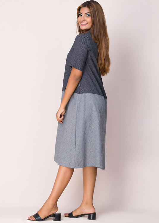 Collar Detailed Contrast Flared Dress