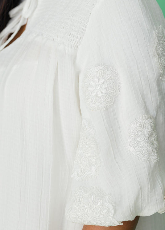 EMBROIDERED BALOON SLEEVE DRESS