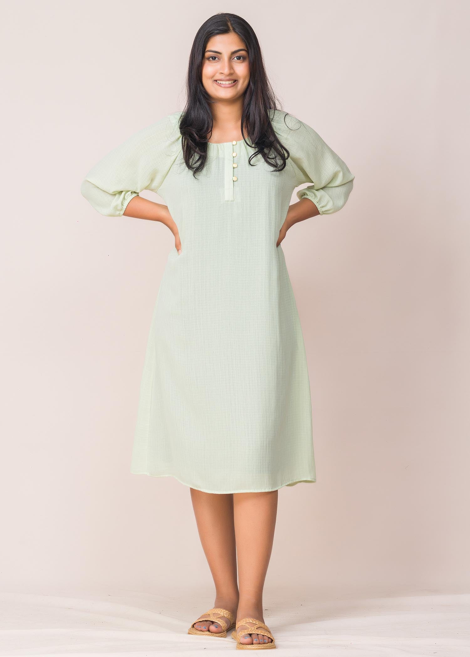Front button detailed flared dress