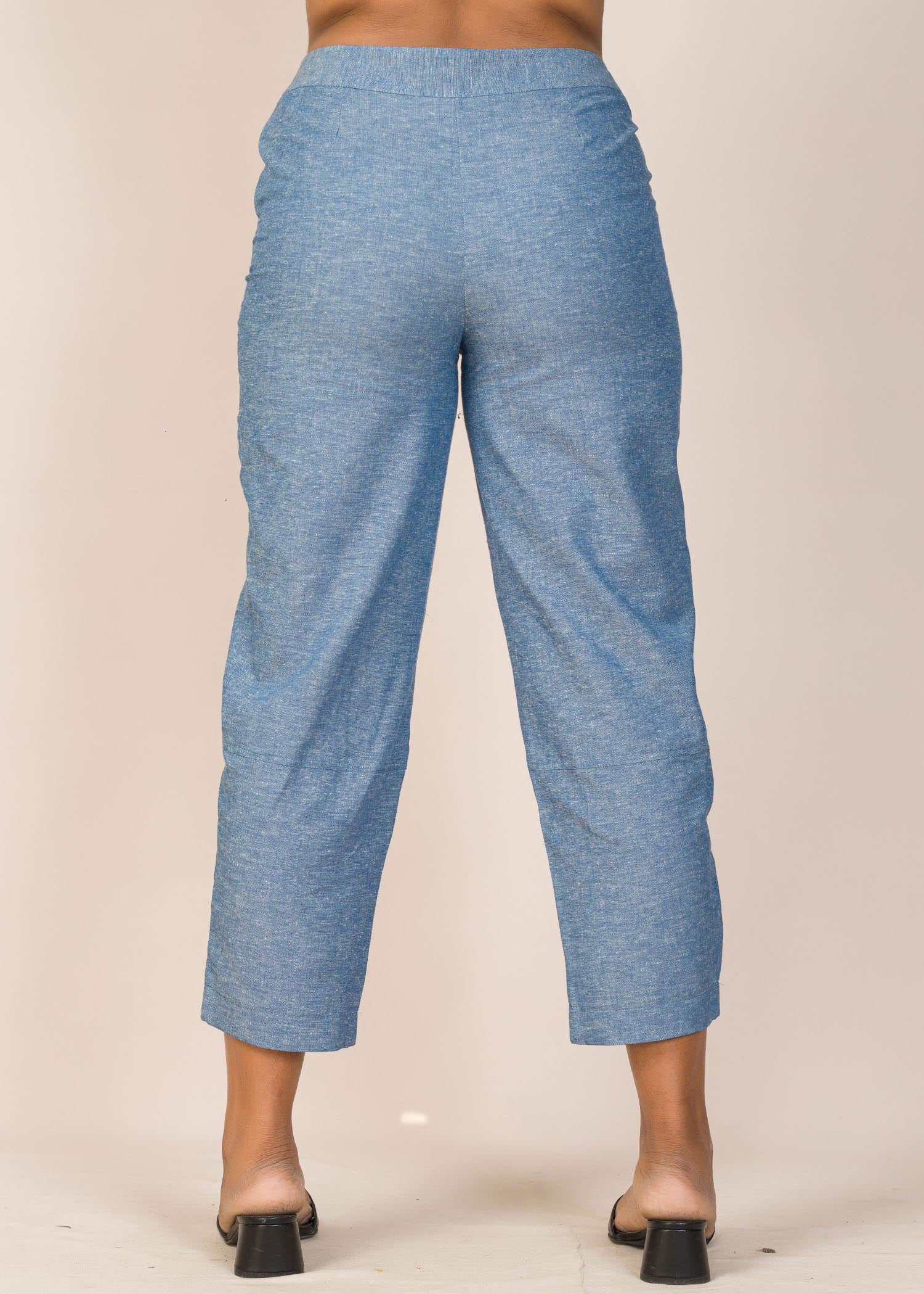 Cross Flap Detailed Cropped Pant
