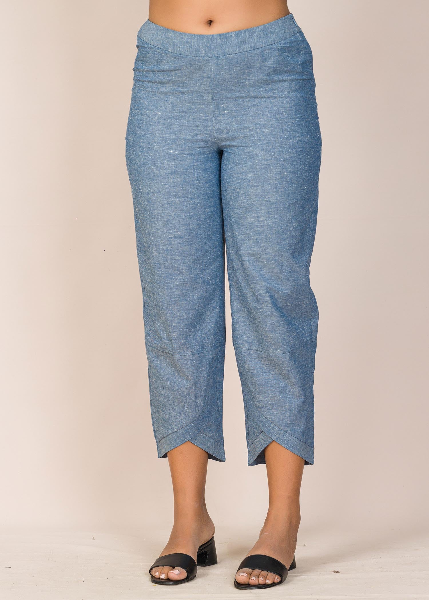 Cross Flap Detailed Cropped Pant