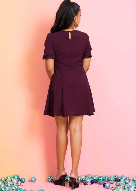 Puff sleeve semi fitted dress